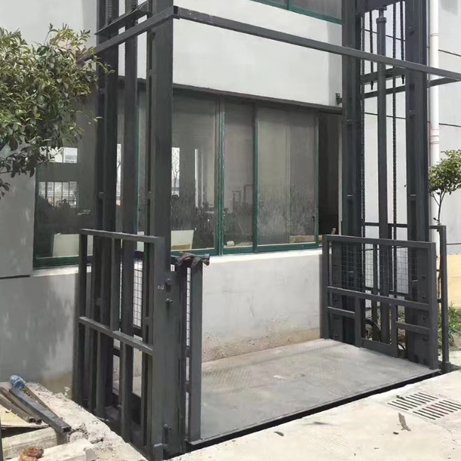 南坤镇5吨室外升降货梯
